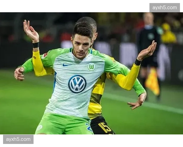 里昂天才中场切尔奇因纪律问题被队内禁赛两场